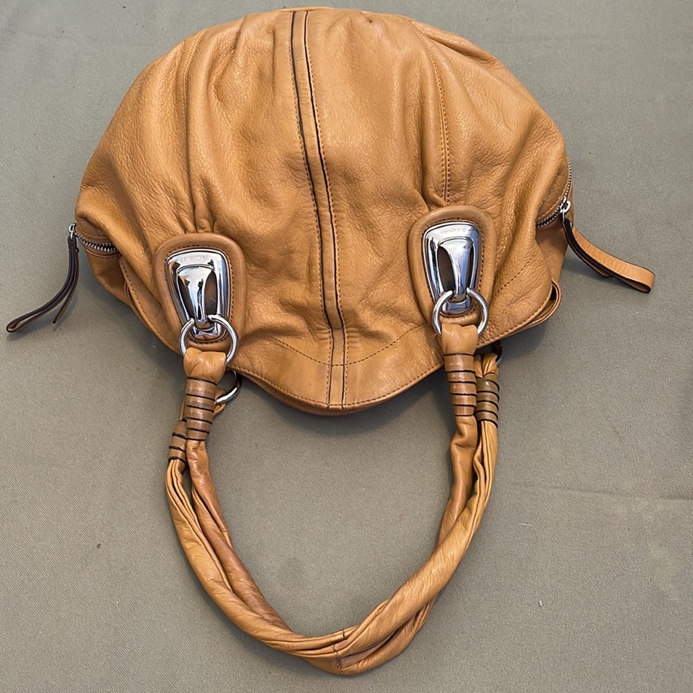 B MAKOWSKY 💯 %Leather Gorgeous brown color shoulders Bag